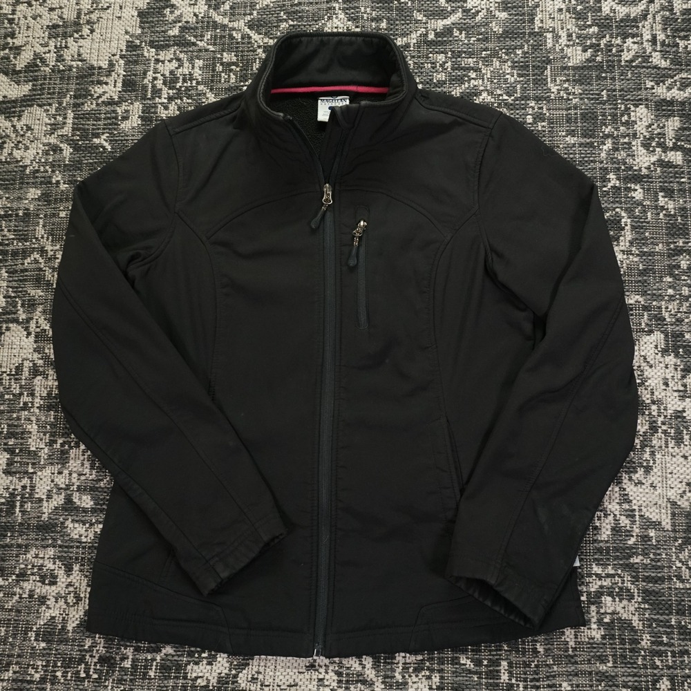 Magellan Outdoors Womens Softshell Jacket Size M Black Full Zip Retro Athletic